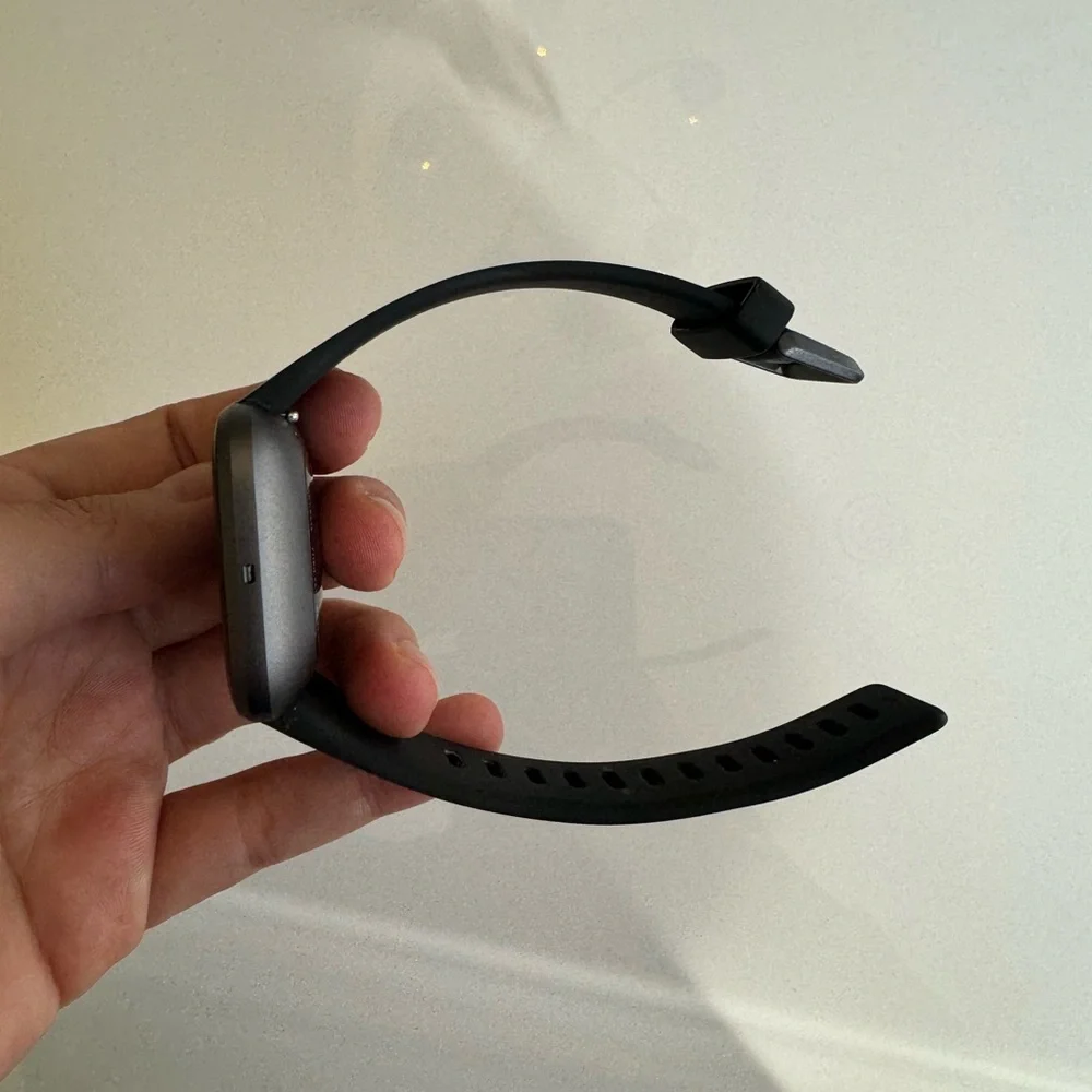 Fitbit Versa 2 - Picture 2 of 4